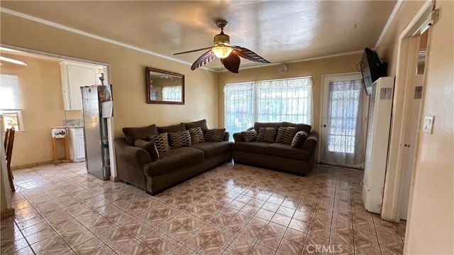 19400 Scroll, Reseda, CA 91335