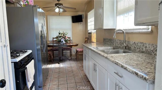 19400 Scroll, Reseda, CA 91335