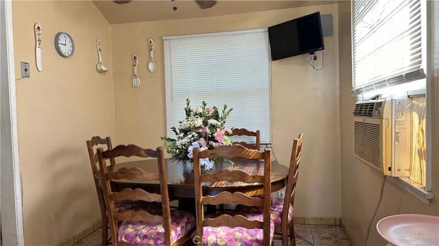 19400 Scroll, Reseda, CA 91335