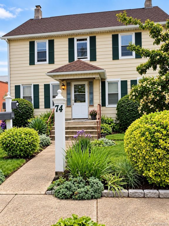 74 W Hoffman Avenue, Lindenhurst, NY 11757 — exterior