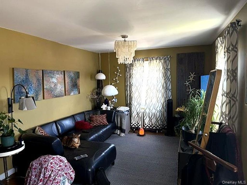 74 W Hoffman Avenue, Lindenhurst, NY 11757 — photo 3
