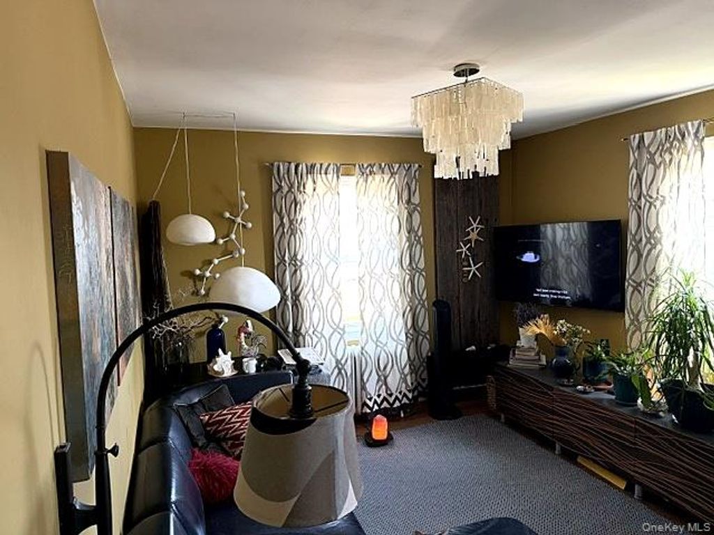 74 W Hoffman Avenue, Lindenhurst, NY 11757 — photo 4
