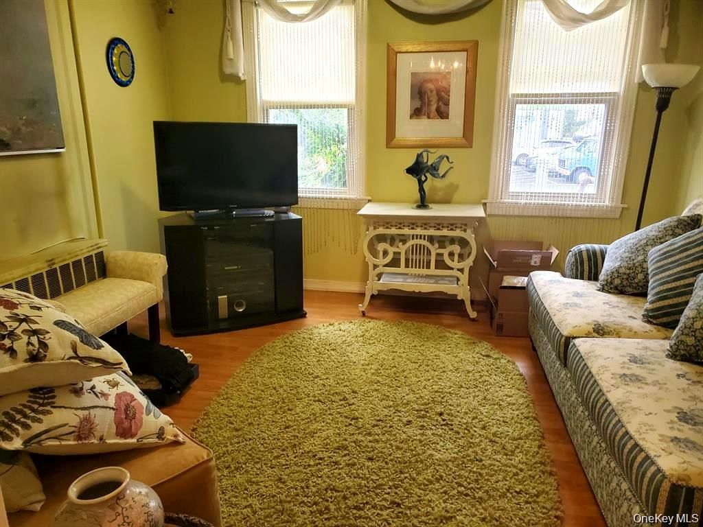 74 W Hoffman Avenue, Lindenhurst, NY 11757 — photo 5