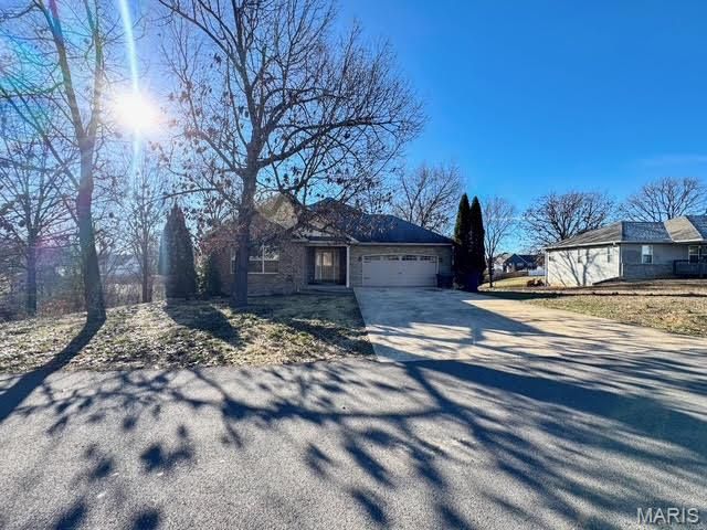 21056 Lacombe Road, Waynesville, MO 65583