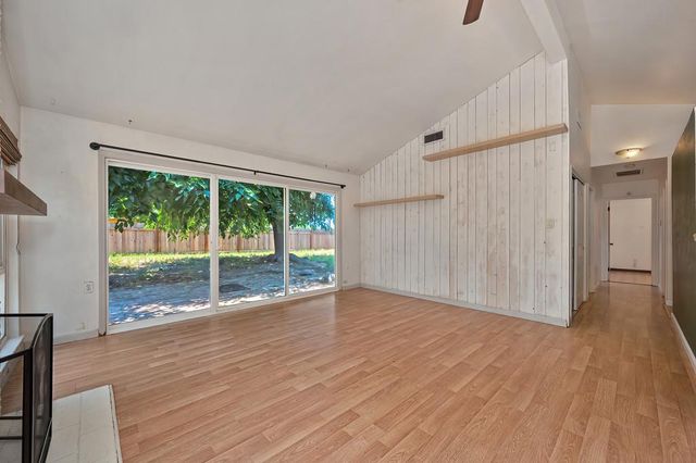 8205 Tanoak Way, Citrus Heights, CA 95621