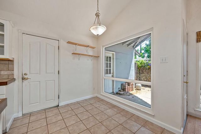 8205 Tanoak Way, Citrus Heights, CA 95621