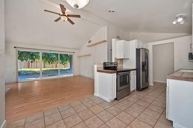 8205 Tanoak Way, Citrus Heights, CA 95621