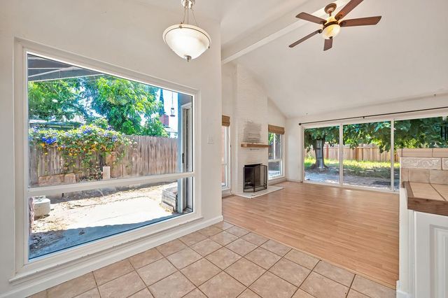 8205 Tanoak Way, Citrus Heights, CA 95621