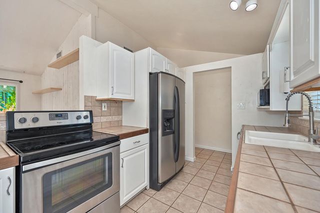 8205 Tanoak Way, Citrus Heights, CA 95621