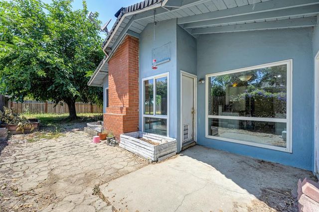 8205 Tanoak Way, Citrus Heights, CA 95621