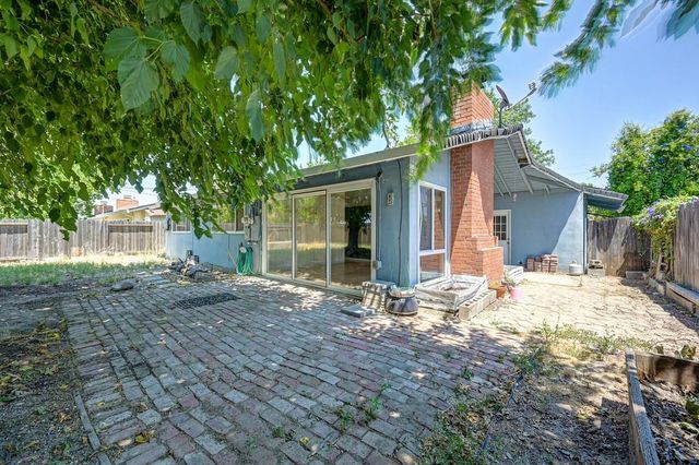 8205 Tanoak Way, Citrus Heights, CA 95621