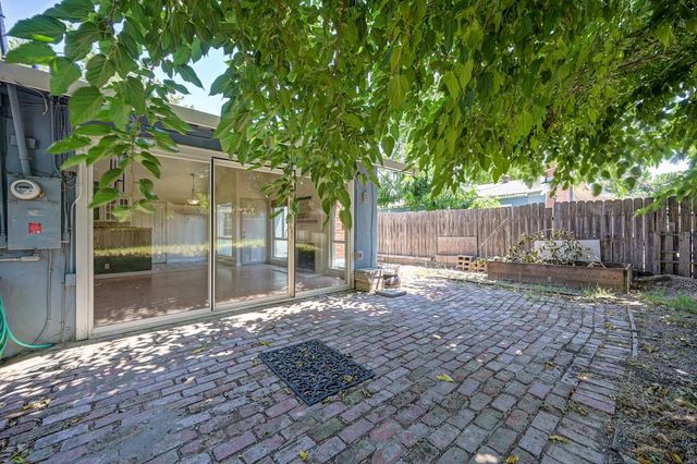 8205 Tanoak Way, Citrus Heights, CA 95621