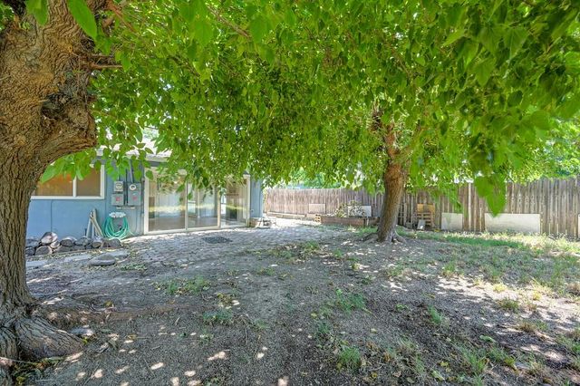 8205 Tanoak Way, Citrus Heights, CA 95621