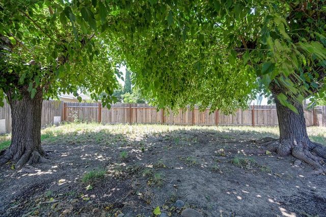 8205 Tanoak Way, Citrus Heights, CA 95621