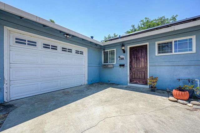 8205 Tanoak Way, Citrus Heights, CA 95621