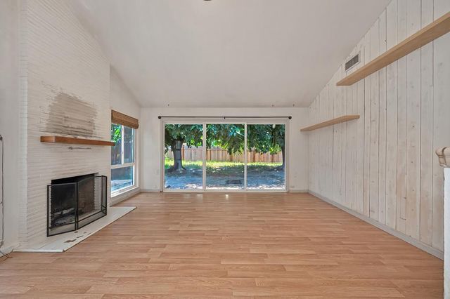 8205 Tanoak Way, Citrus Heights, CA 95621