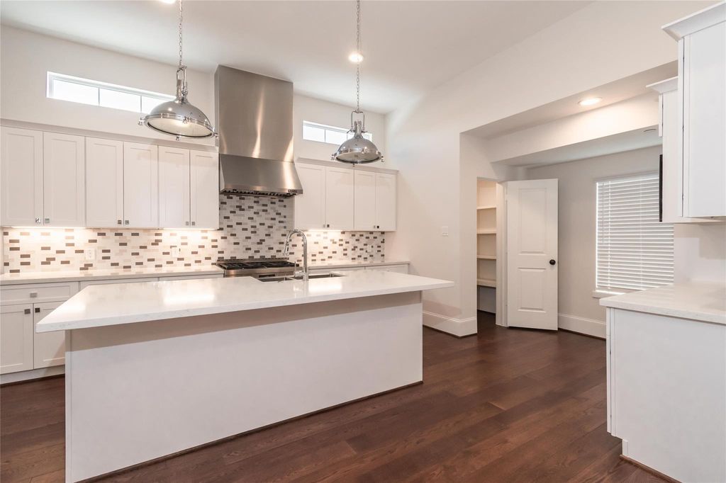 3821 N Braeswood Boulevard C, Houston, TX 77025