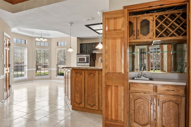 857 Clearwater Drive, Midlothian, TX 76065