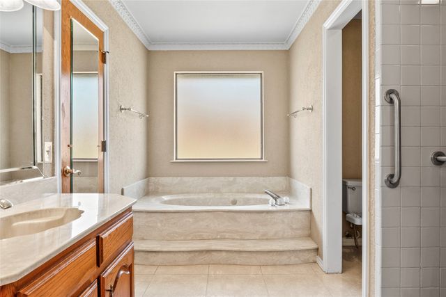 857 Clearwater Drive, Midlothian, TX 76065