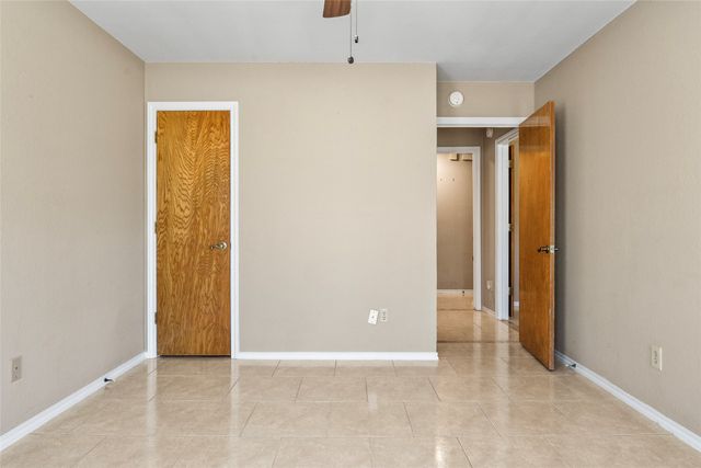 857 Clearwater Drive, Midlothian, TX 76065