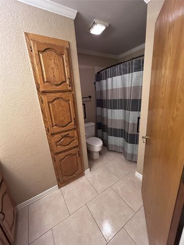 857 Clearwater Drive, Midlothian, TX 76065