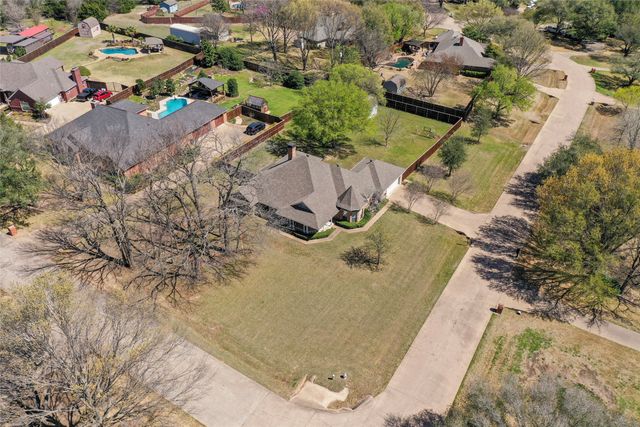 857 Clearwater Drive, Midlothian, TX 76065