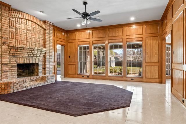 857 Clearwater Drive, Midlothian, TX 76065