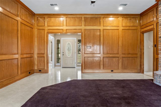 857 Clearwater Drive, Midlothian, TX 76065