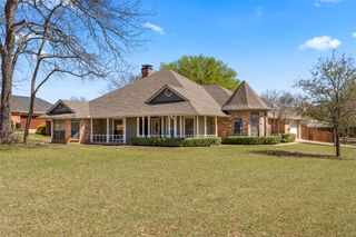 857 Clearwater Drive, Midlothian, TX 76065