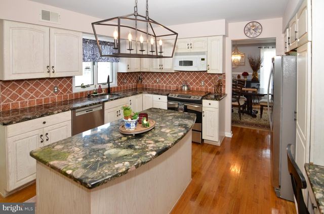 107 ENGLEWOOD BLVD, Hamilton, NJ 08610