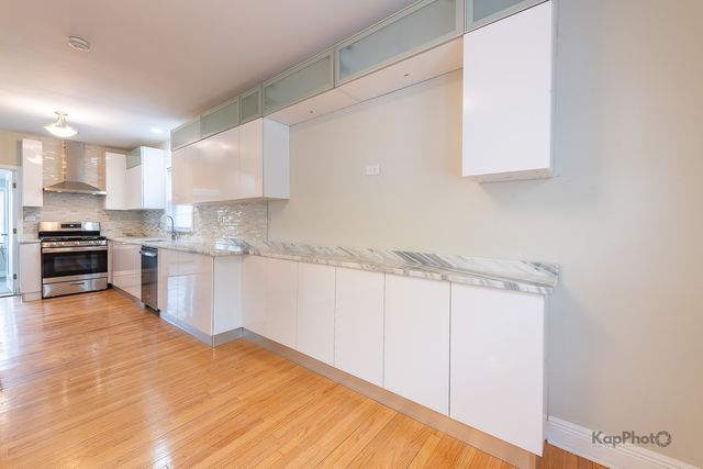 7727 S Stewart Avenue, Chicago, IL 60620