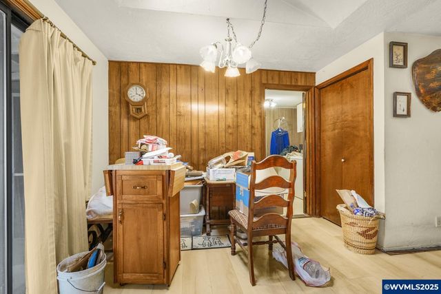 219 17th St, Springfield, OR 97477