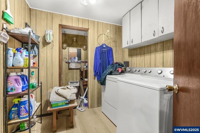 219 17th St, Springfield, OR 97477