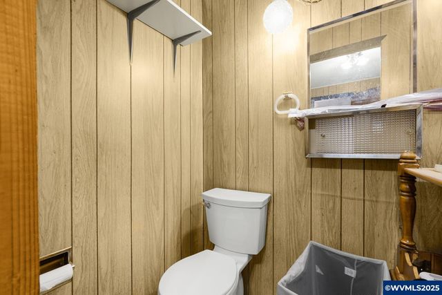 219 17th St, Springfield, OR 97477