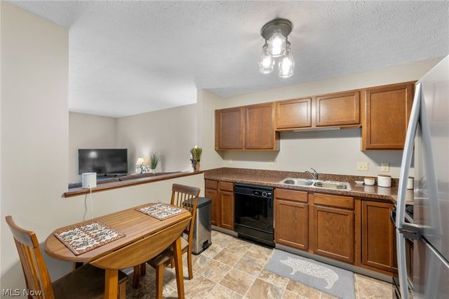 342 Angela Lane, Avon Lake, OH 44012