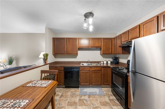 342 Angela Lane, Avon Lake, OH 44012