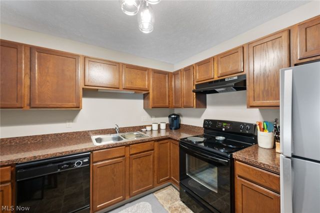 342 Angela Lane, Avon Lake, OH 44012