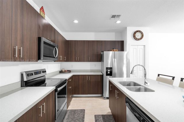 5113 NW 52nd Street, Tamarac, FL 33319