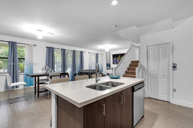 5113 NW 52nd Street, Tamarac, FL 33319