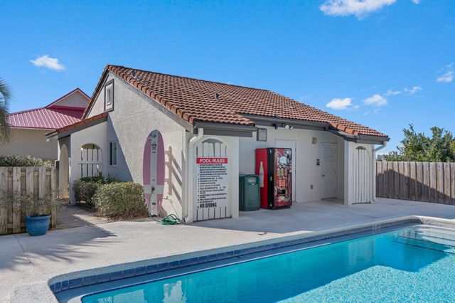 7453 Sunset Harbor Drive Apt 2-204, Navarre, FL 32566