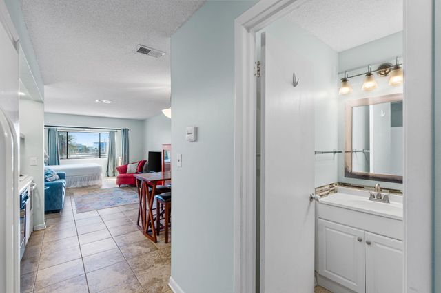 7453 Sunset Harbor Drive Apt 2-204, Navarre, FL 32566