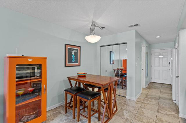 7453 Sunset Harbor Drive Apt 2-204, Navarre, FL 32566