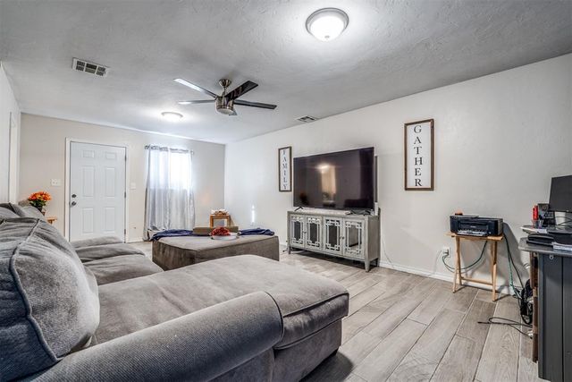 3105 N Viewpoint Drive, Midwest City, OK 73110