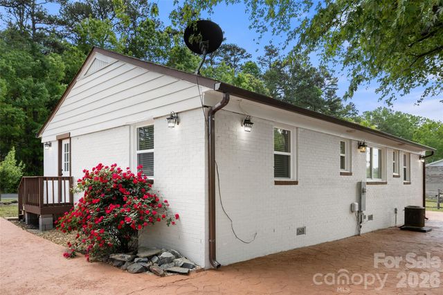 2123 Pinedell Avenue, Monroe, NC 28110