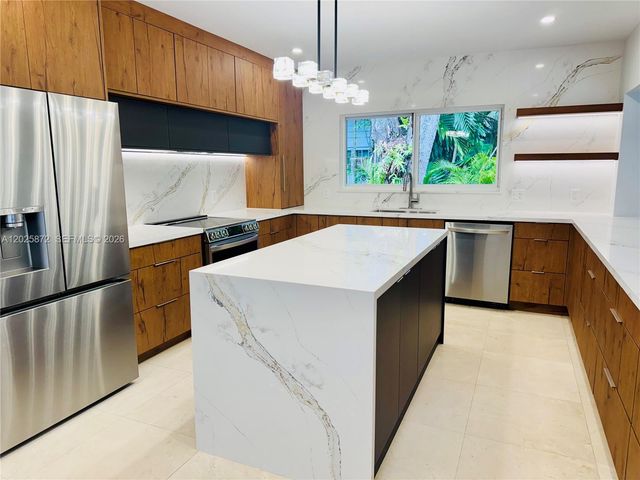 935 Alfonso Ave, Coral Gables, FL 33146