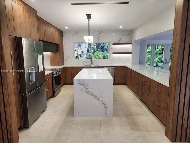 935 Alfonso Ave, Coral Gables, FL 33146