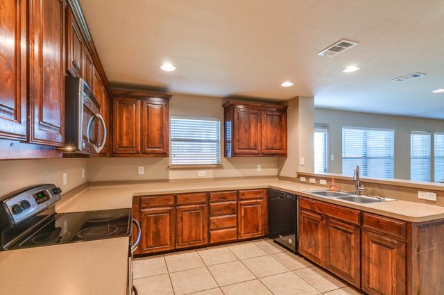 6652 Friendsway Drive, Fort Worth, TX 76137