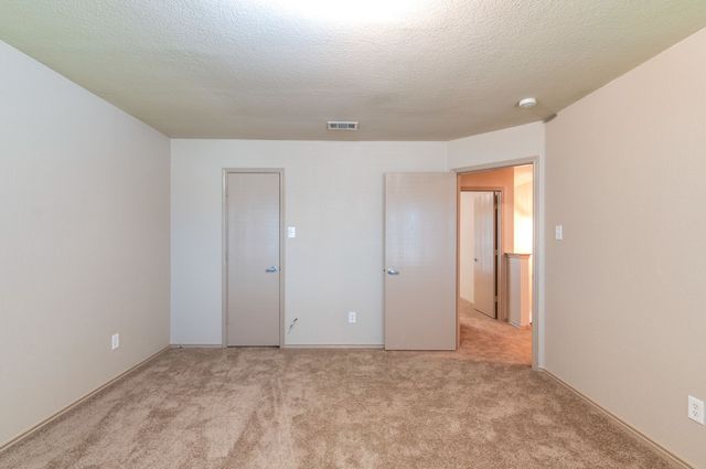 6652 Friendsway Drive, Fort Worth, TX 76137