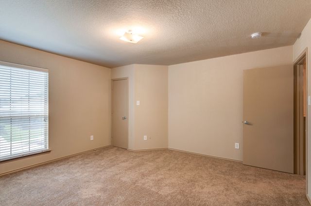 6652 Friendsway Drive, Fort Worth, TX 76137