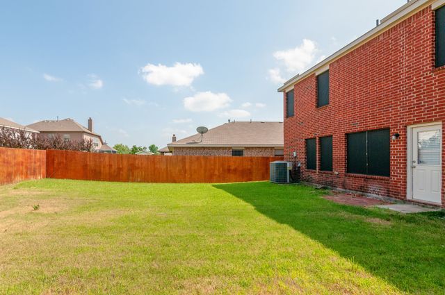 6652 Friendsway Drive, Fort Worth, TX 76137